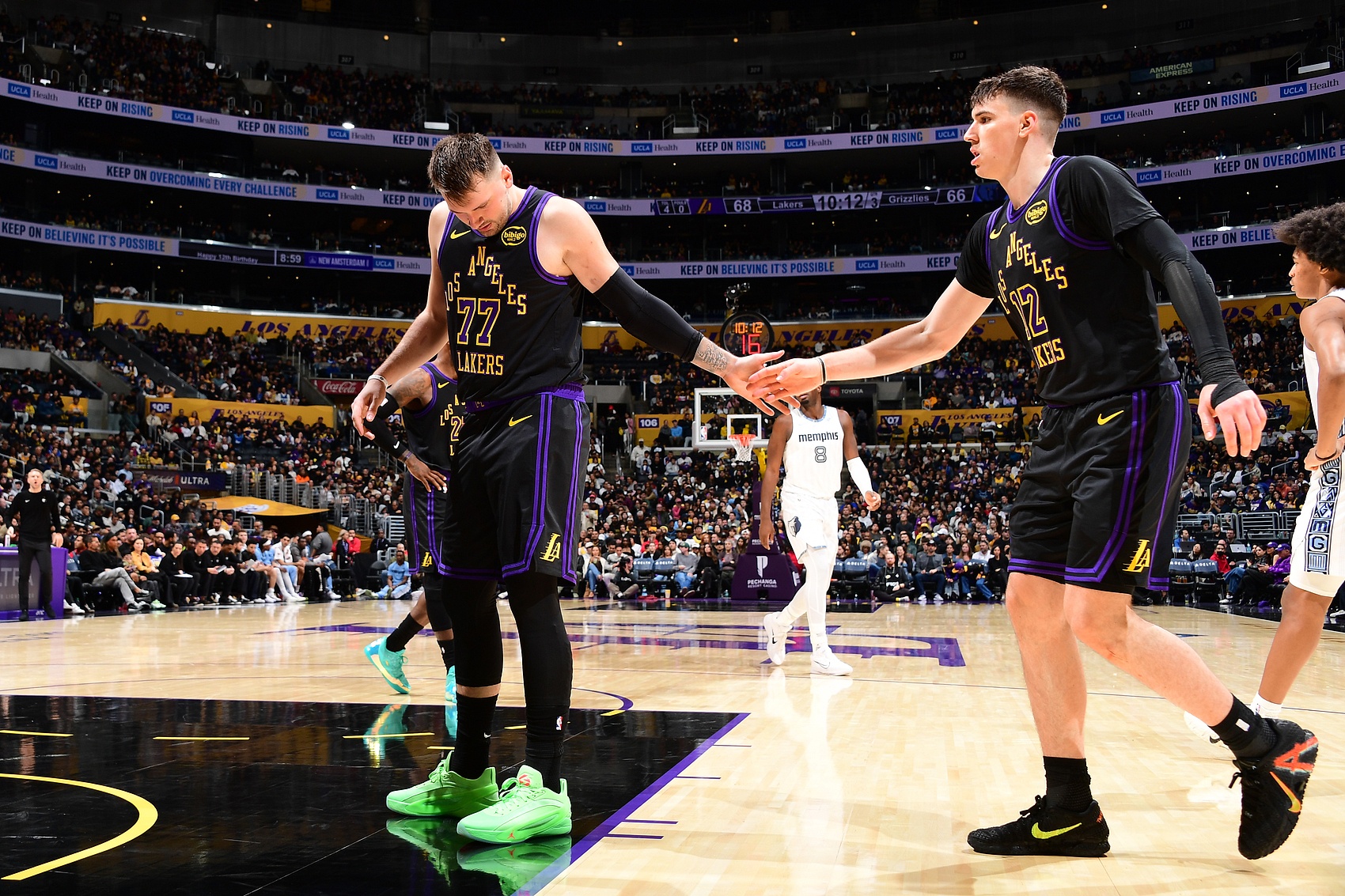 敵進(jìn)我退！西二卡位戰(zhàn)湖人淪為墊腳石！一負(fù)連掉兩名直接落至西五