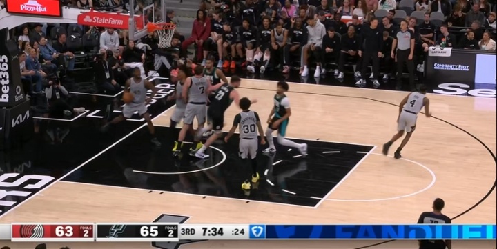 ??克林根再收前場(chǎng)板轉(zhuǎn)身強(qiáng)硬打進(jìn)！23分刷新生涯得分紀(jì)錄！