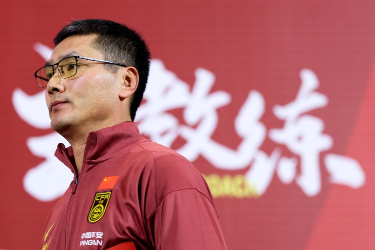 邵佳一：新人国脚完全符合国足要求 我20岁时上场不多也进了国足