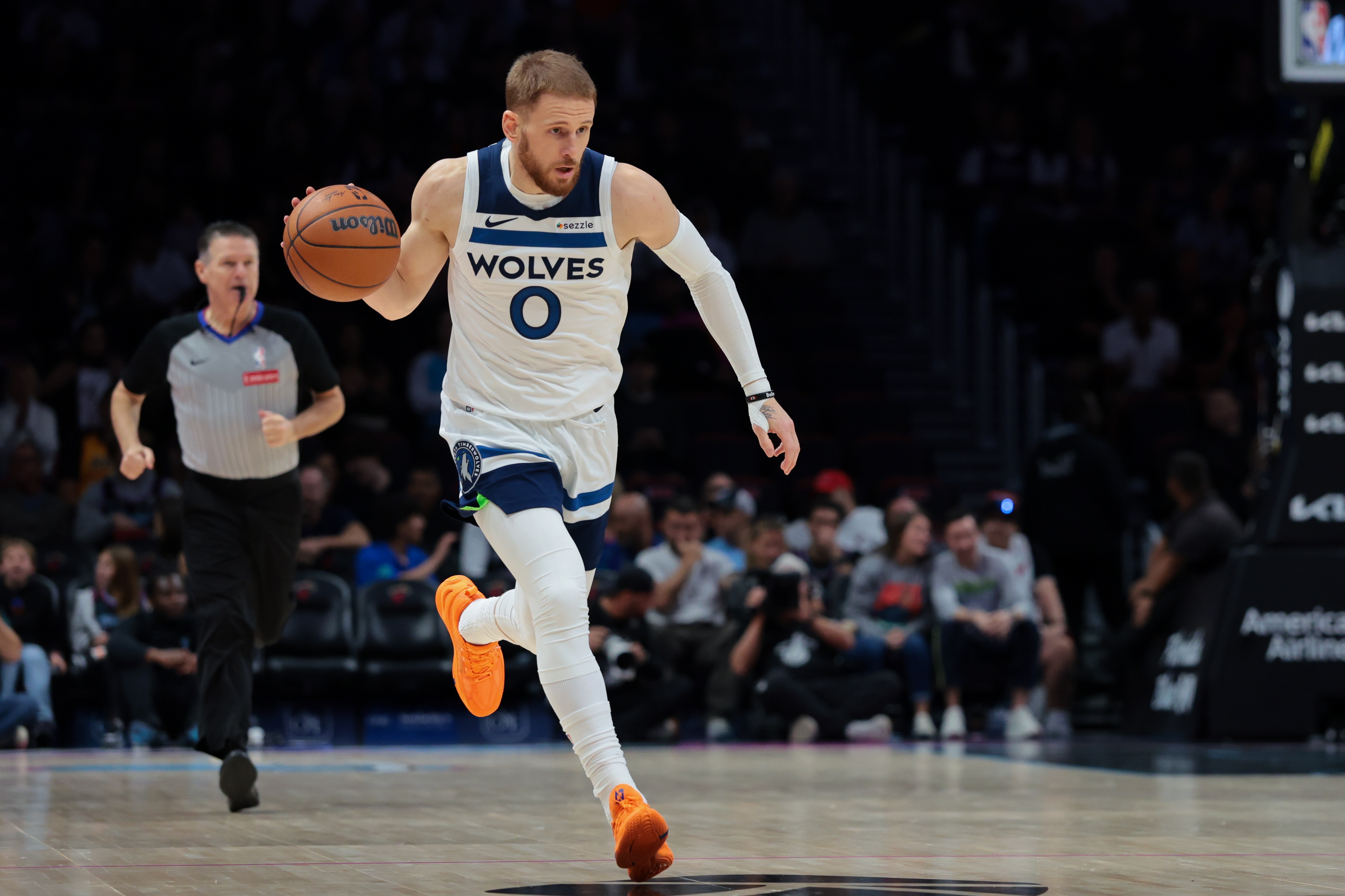 迪文：確實(shí)有些比賽就是沒(méi)狀態(tài) 但不能讓這像滾雪球一樣越滾越大