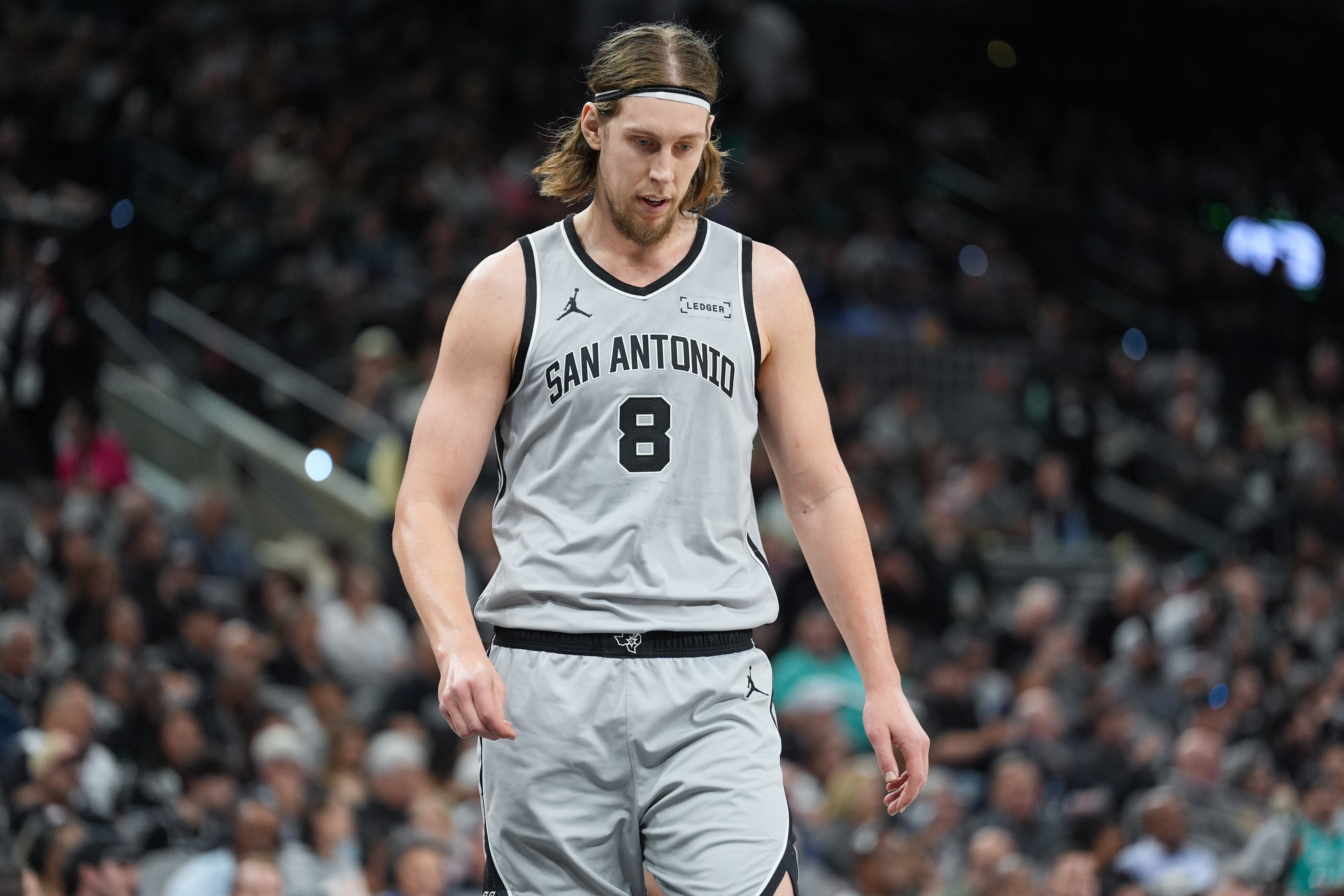 [好看推荐]解说：马刺的中锋问题需解决 奥利尼克今天的挡拆被