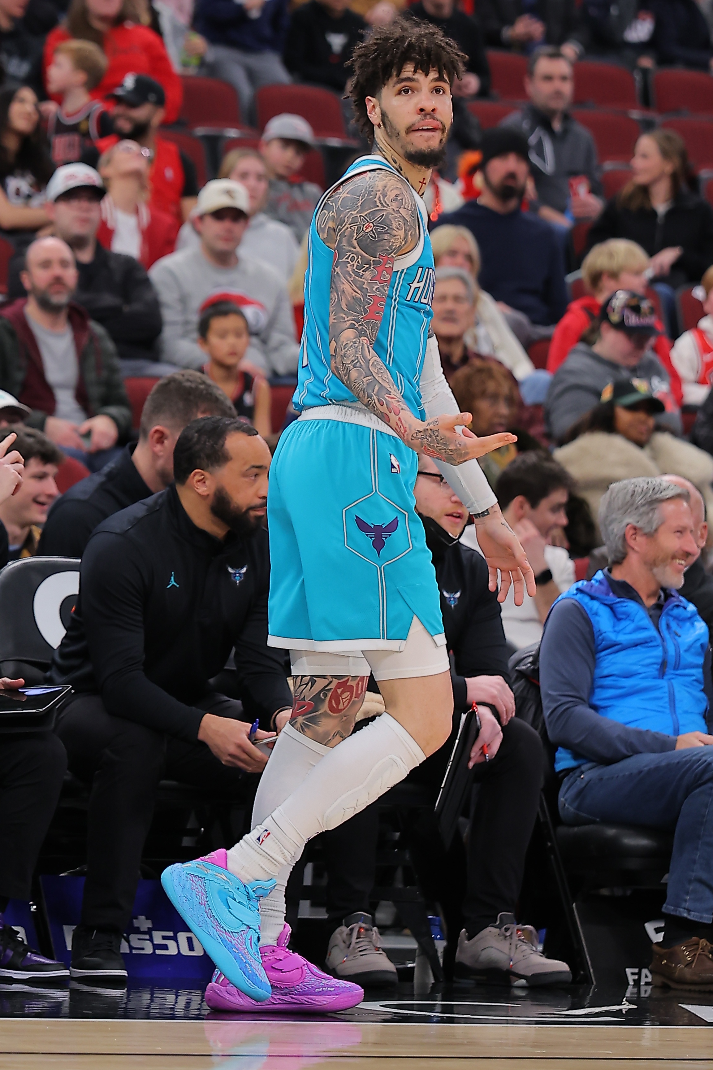 五年來首次替補(bǔ)！黃蜂：三球本場將替補(bǔ)出戰(zhàn)！塞克斯頓首發(fā)！