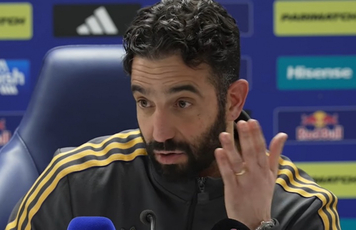 【体育报道】阿莫林：我是来做经理而非教练 要么再干18个月要