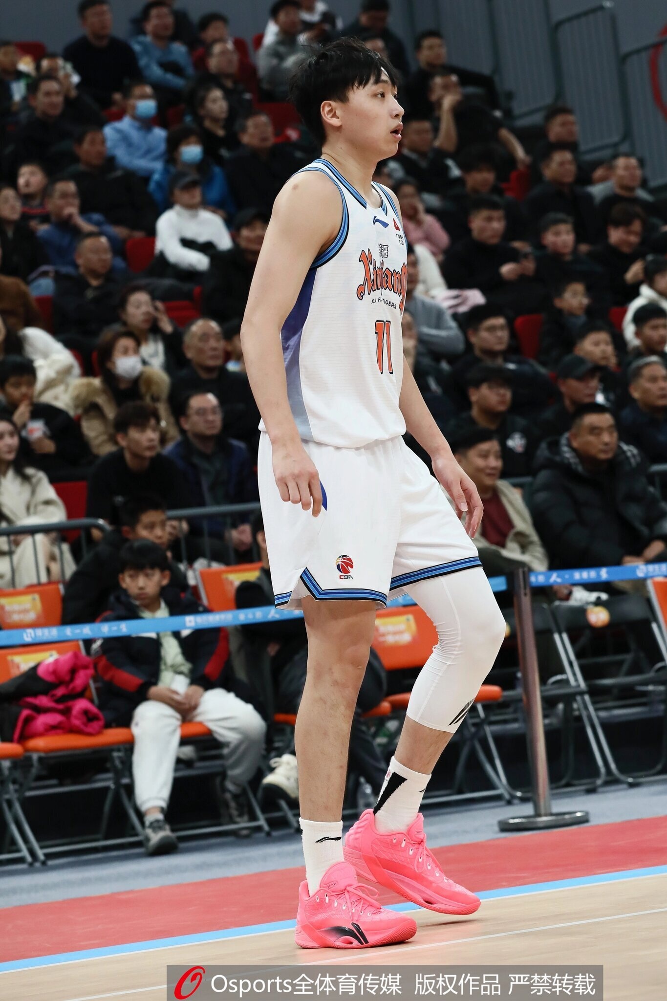 [体育头条]直播吧：新疆锋线大将齐麟脚部韧带受伤将休战 本赛