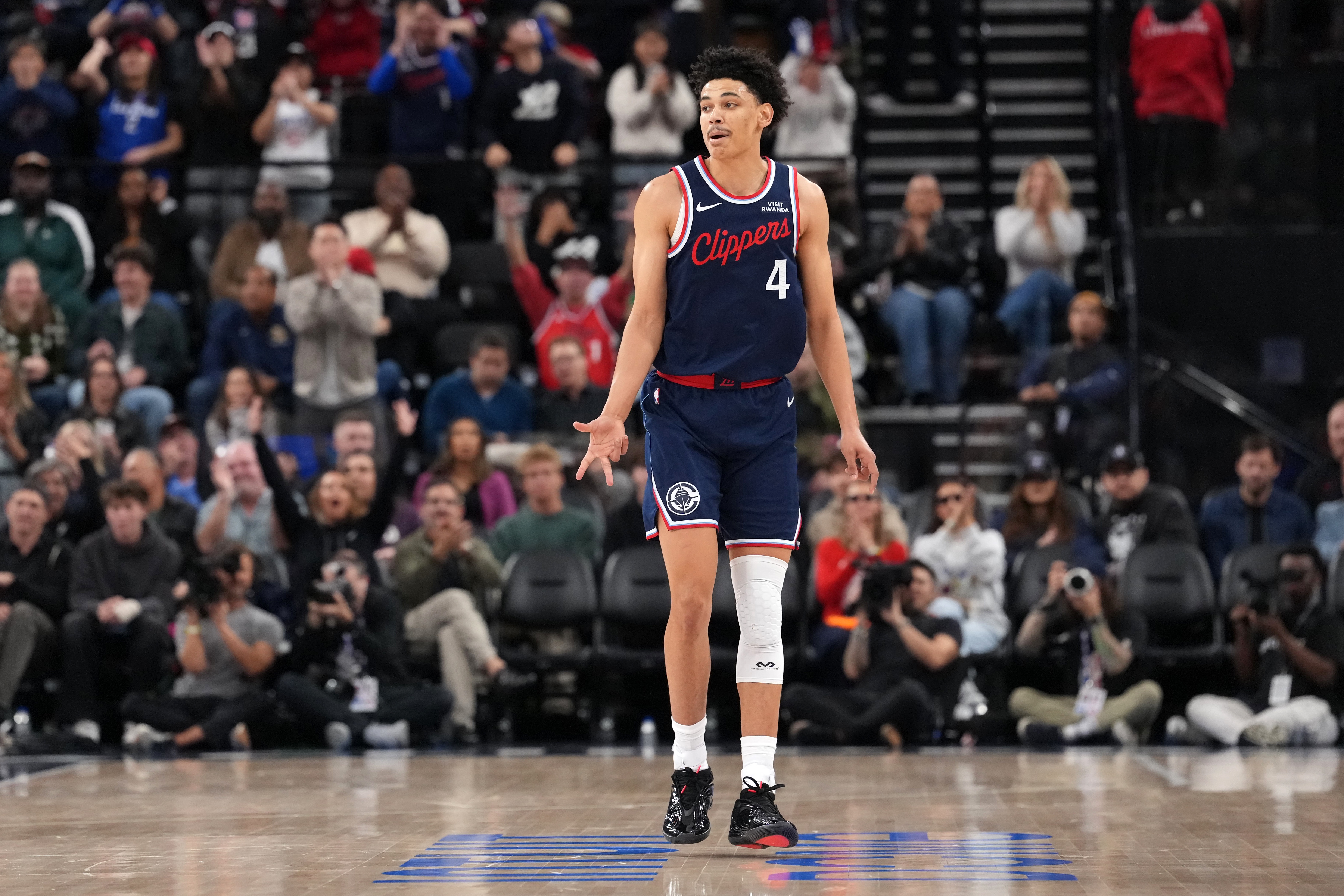 桑德斯談對位庫里：他是非常偉大的球員 我就想著把自己的事做好