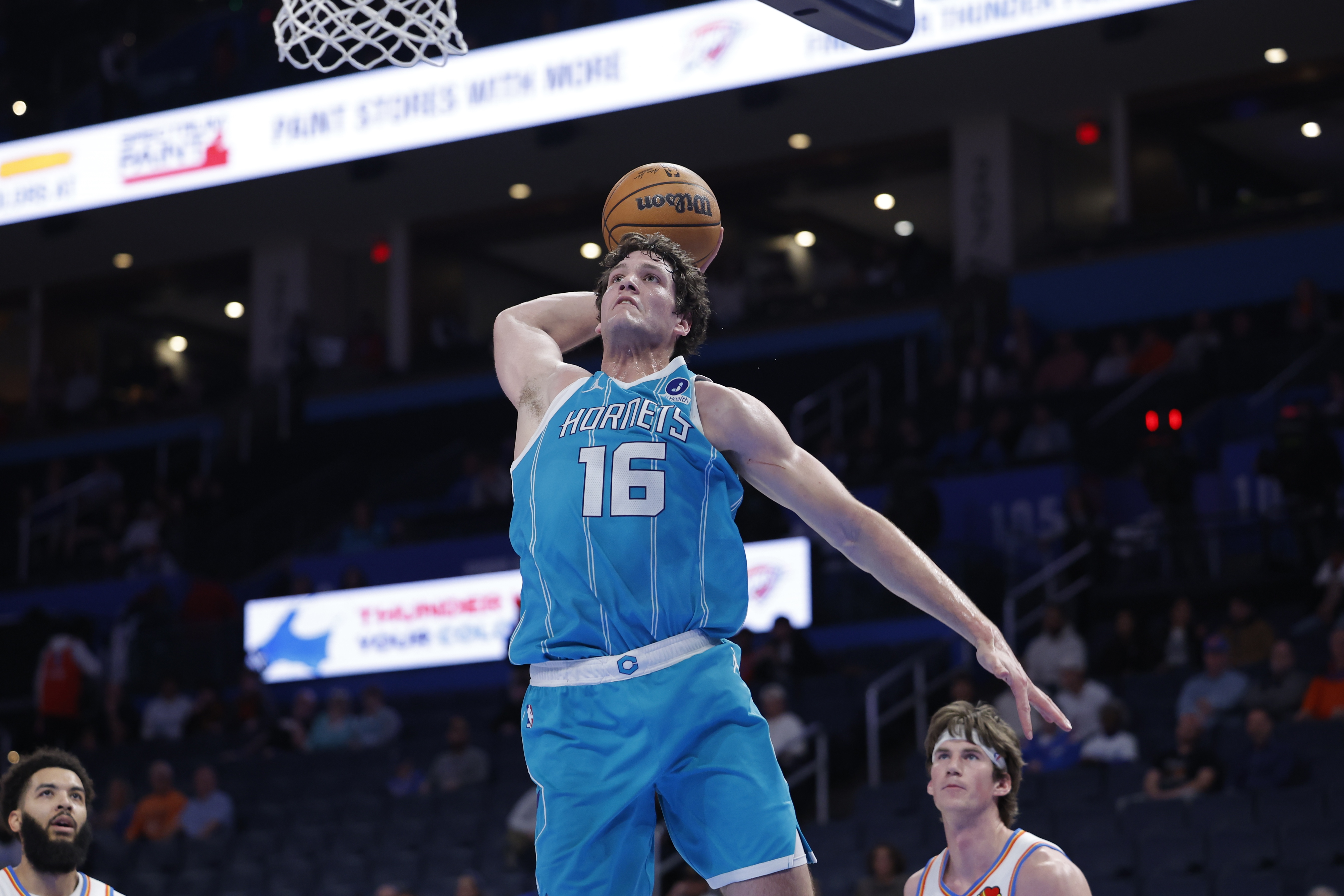 [体育资讯]PJ·霍尔：拿下两个艰难客场胜利感觉很棒 带着胜