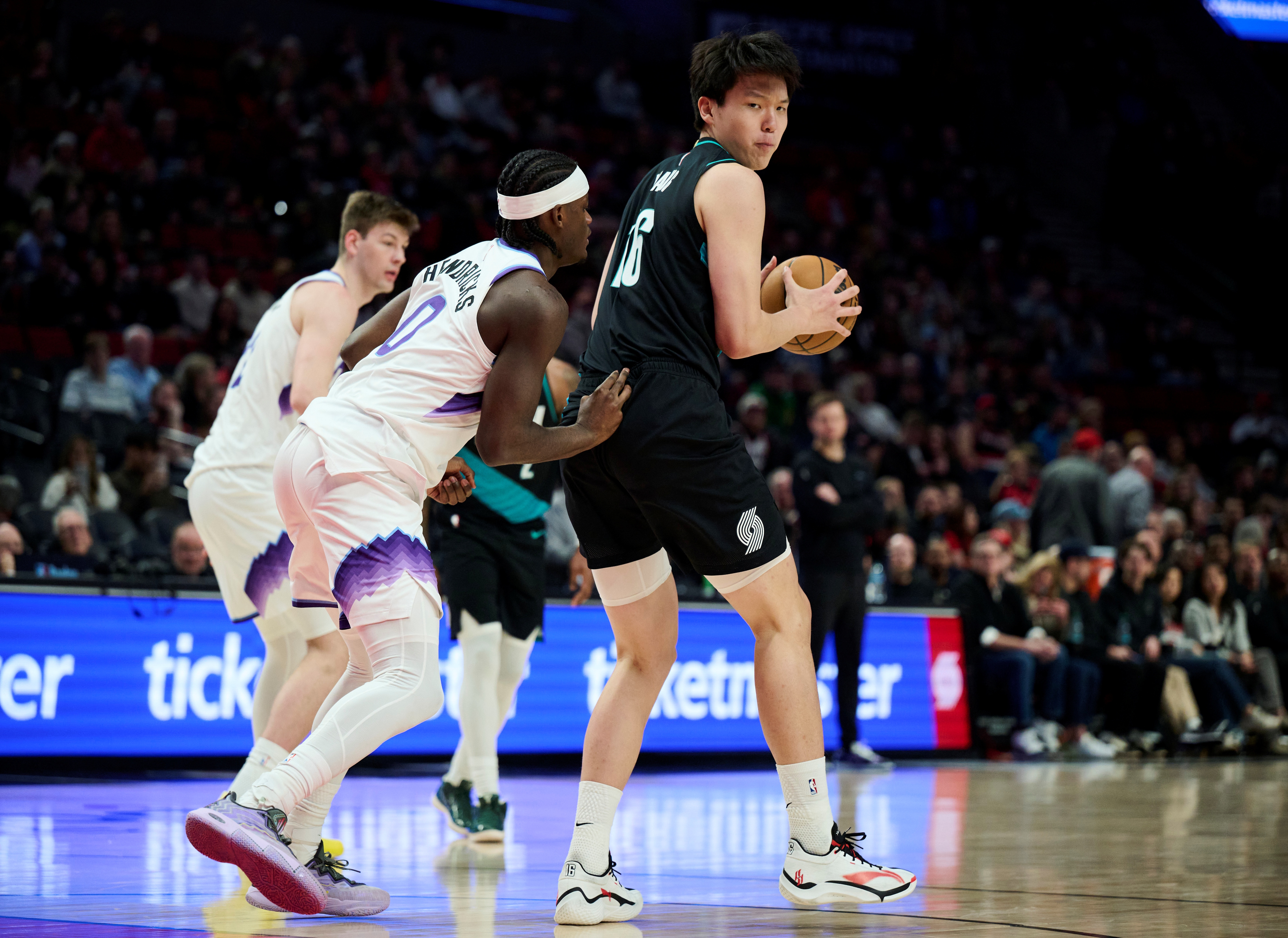 拓媒：領(lǐng)先30分就給楊瀚森2分鐘 只要他沒(méi)打出聯(lián)盟最差的表現(xiàn)就行