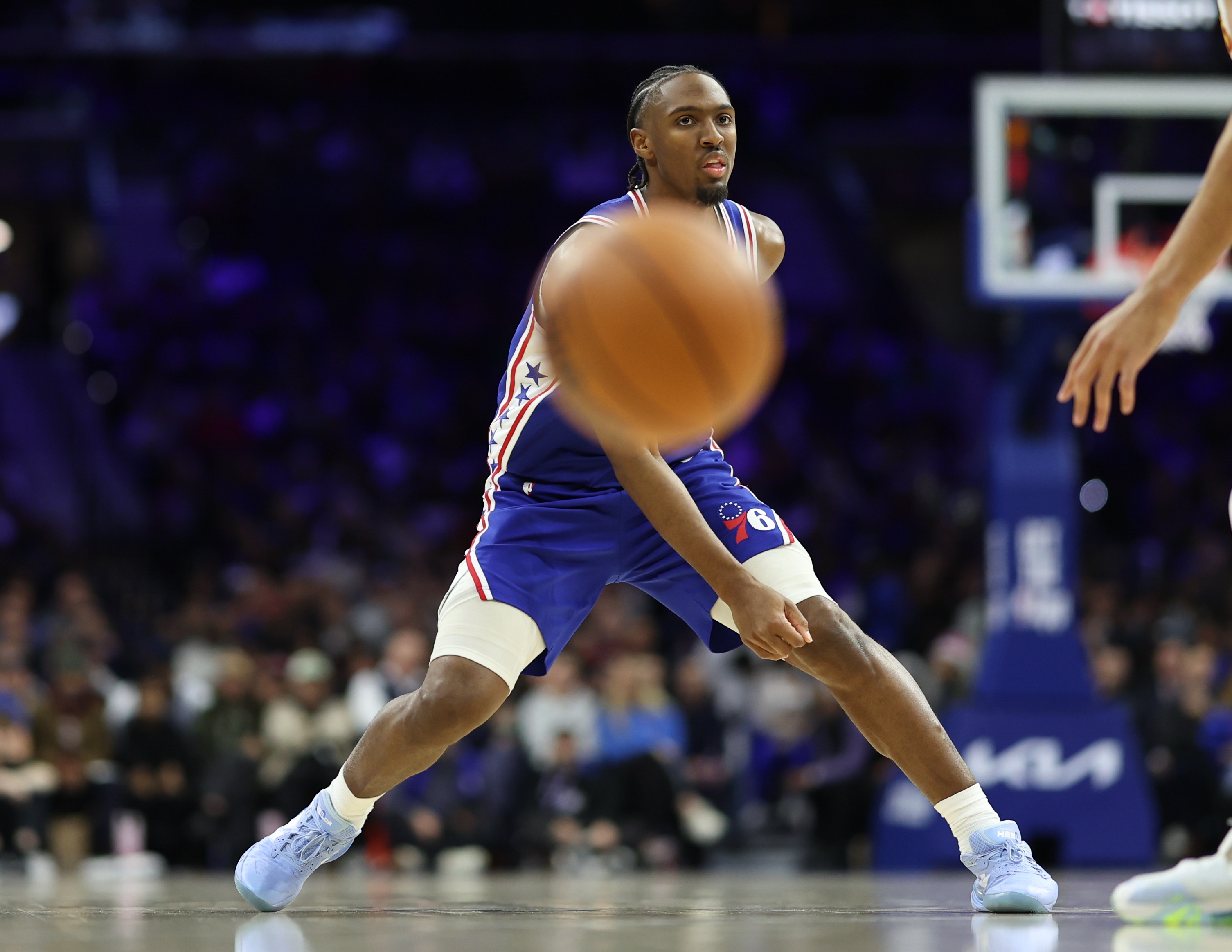 獨撐！馬克西27投13中砍38分4板5助2斷2帽 正負(fù)值+17仍未能救主