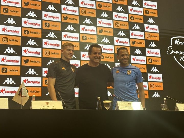 缘妙不可言！德拉普与罗塞尼尔曾在赫尔城共事，两人名字均是Liam