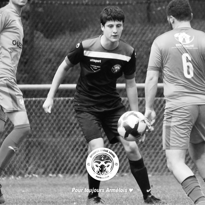 悲??！一法國球員與女友自拍時墜崖身亡，其女友抓住樹枝幸免于難