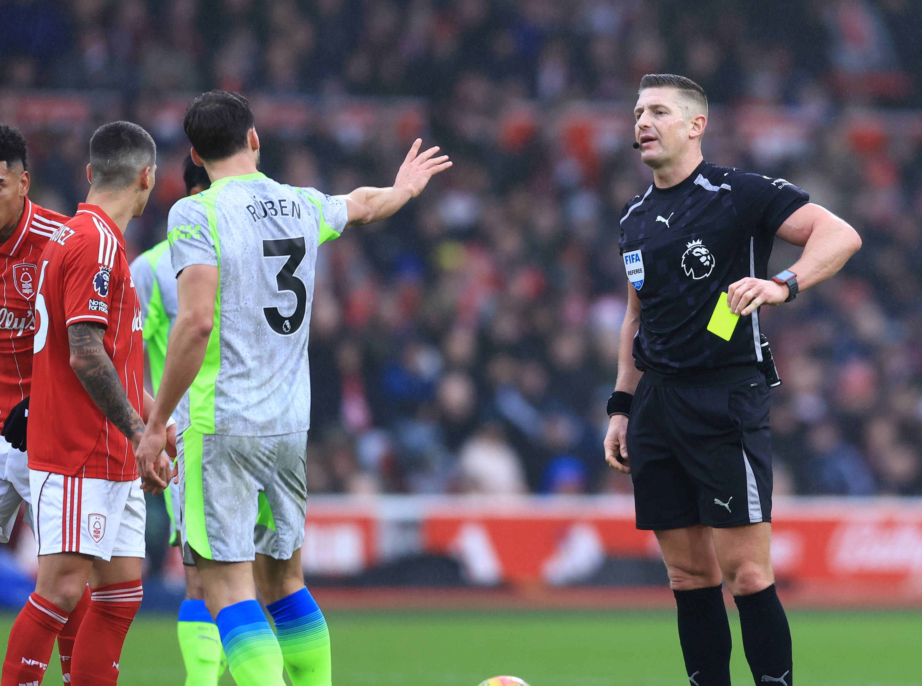 天空：裁判公司承认漏判鲁本·迪亚斯第二黄，对森林他本该被罚下