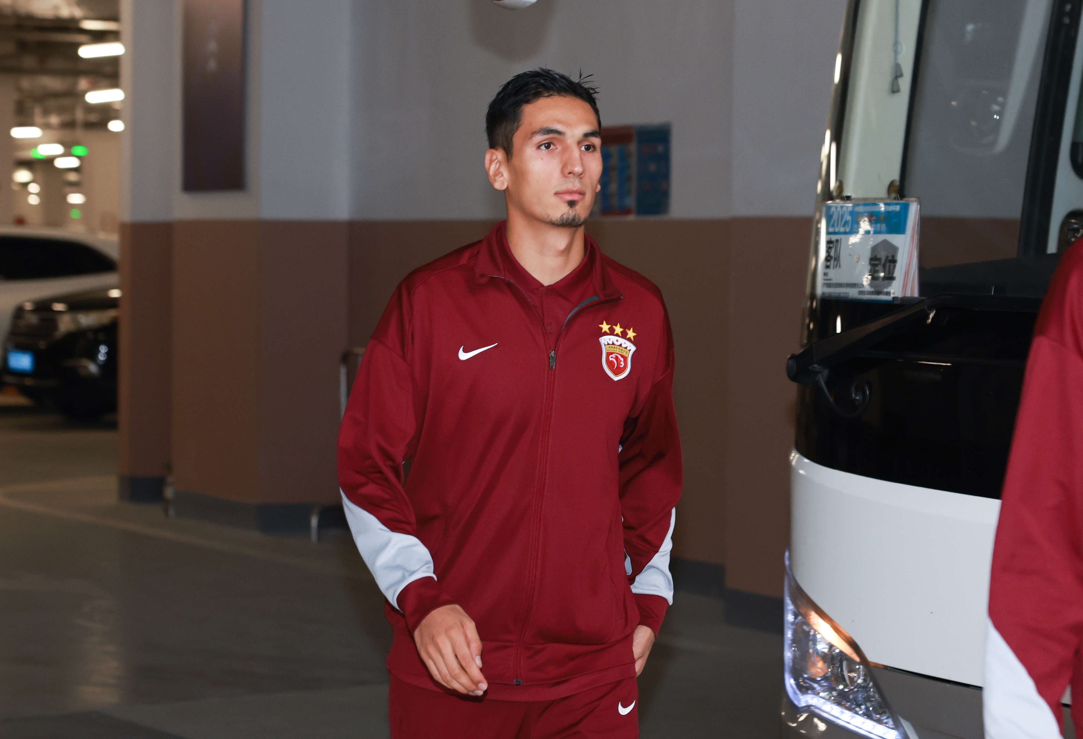 直播吧：24歲海港中場(chǎng)阿布拉汗合同到期離隊(duì)，將自由身加盟河南隊(duì)