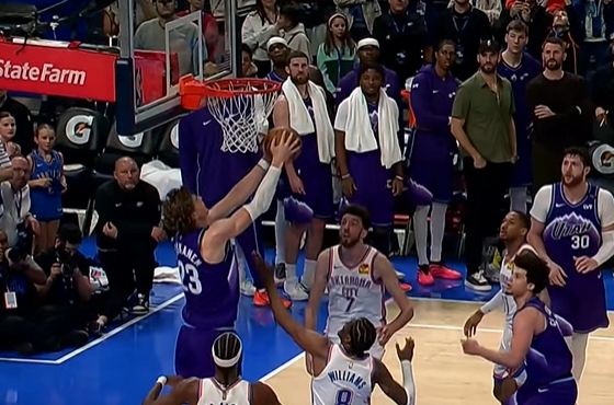 加時！馬卡關(guān)鍵補籃領(lǐng)先兩分 亞歷山大滯空中投壓哨絕平！