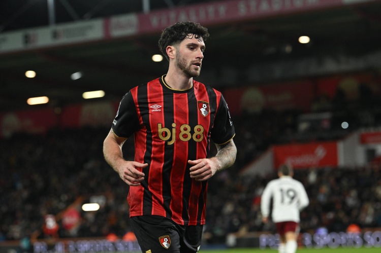 曼联、巴萨都有意！都体：尤文可能免签塞内西 他渴望加入争冠队