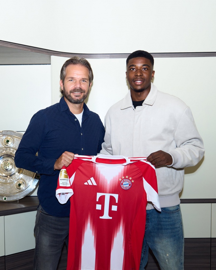 德天空：拜仁17岁中场兰贝可能今夏外租离队，亚特兰大、罗马有意