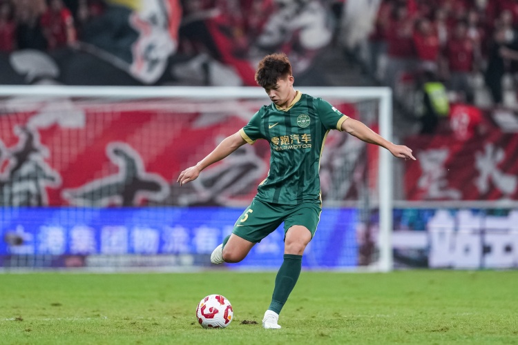 身價(jià)50萬(wàn)歐隊(duì)內(nèi)第3！22歲浙江主力劉浩帆連續(xù)兩場(chǎng)替補(bǔ)未出場(chǎng)