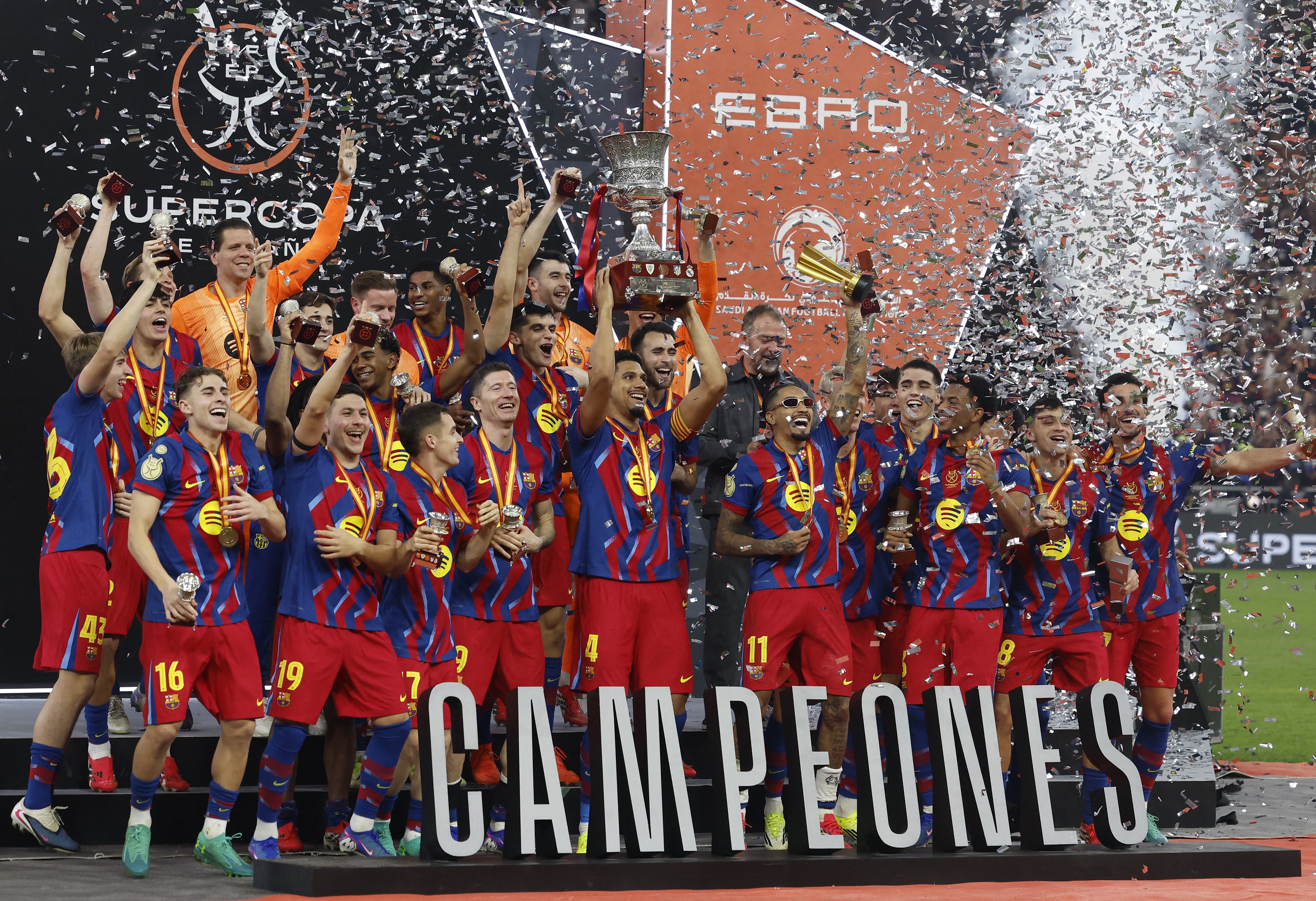 巴薩跟隊(duì)：皇馬男女足差距在縮小，現(xiàn)在兩隊(duì)不大比分輸巴薩就滿足