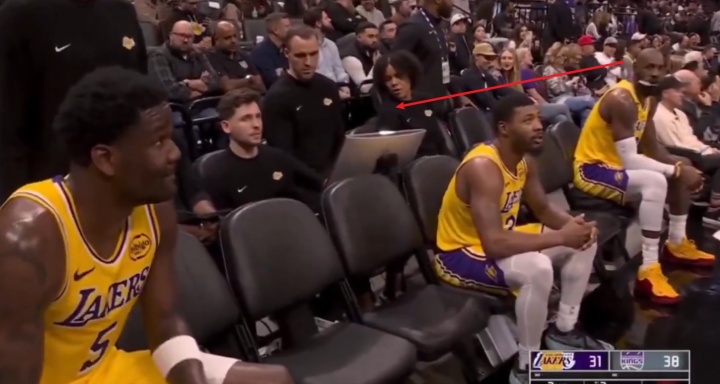 美媒放大湖人替補席 詹姆斯多次瞥視艾頓：詹姆斯受不了他??