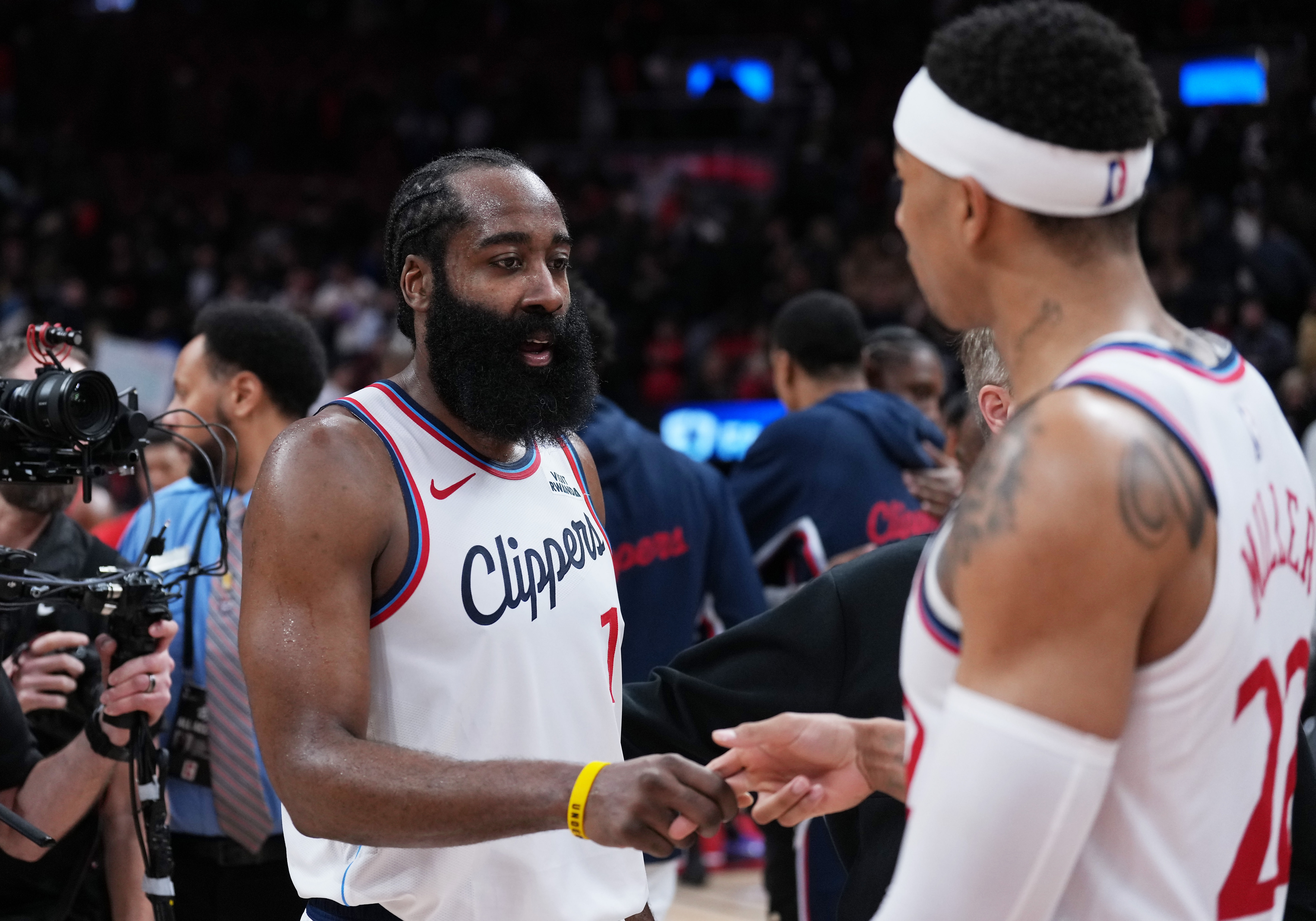 【专题快报】还➡️有转机?名记:哈登离✌️开快船的交易 目前 【专题快报】还➡️有转机?名记:哈登离✌️开快船的交易 目前