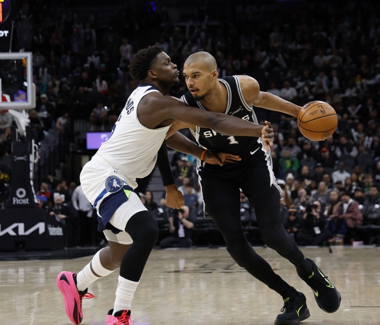 [值得一看]文班和华子合砍94分 创1966年以来状元对决的