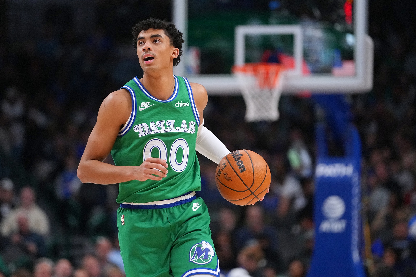 [体坛快讯]克里斯蒂：有⬅️些三分出手会感到不自在 但我愿意