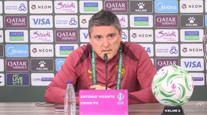 【球迷报道】直播吧在现场|安东尼奥：明天是历史性比赛 中日足