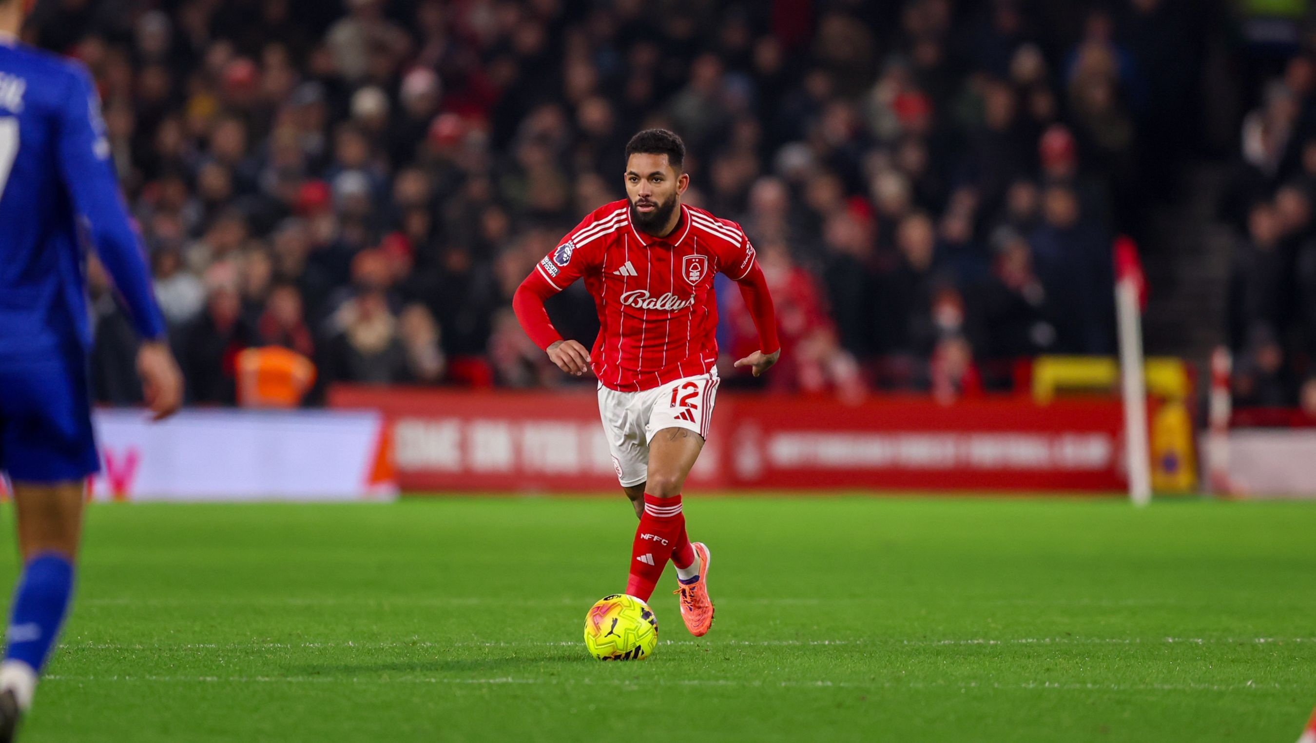 跟队确认：切尔西在考虑签道格拉斯·路易斯