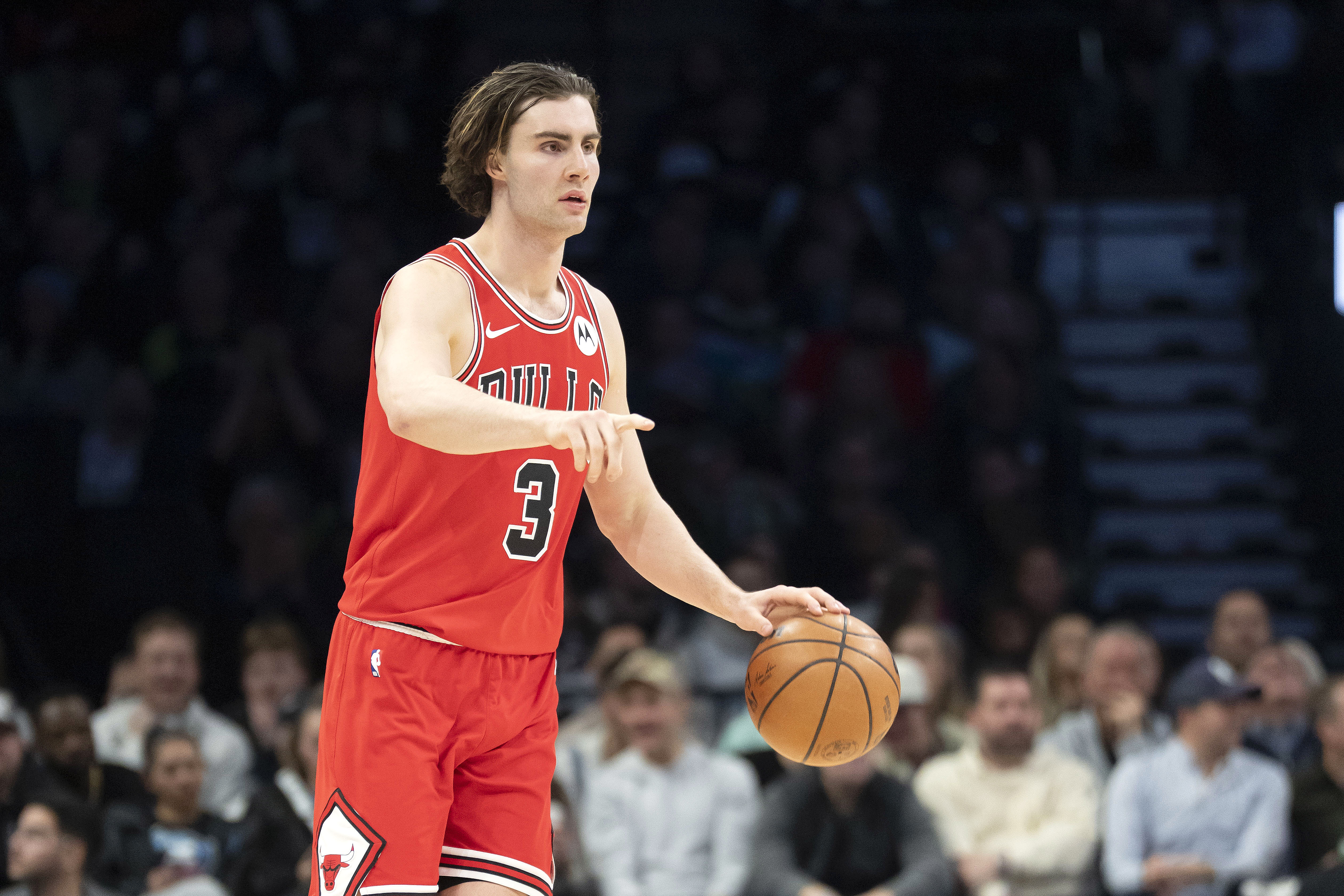 [即时资讯]多诺万：吉✨迪今天继续替补出战 且有24分钟的出场时间限制(图1)