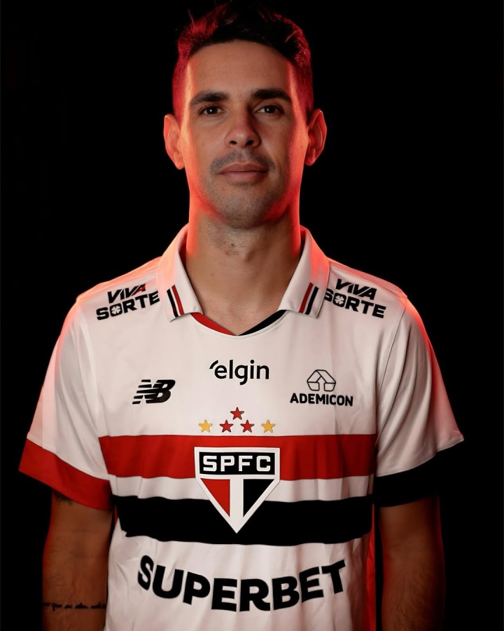 【体育要闻】退役⚽也难！巴✌️媒：奥斯卡解约陷僵局，放弃工⬇