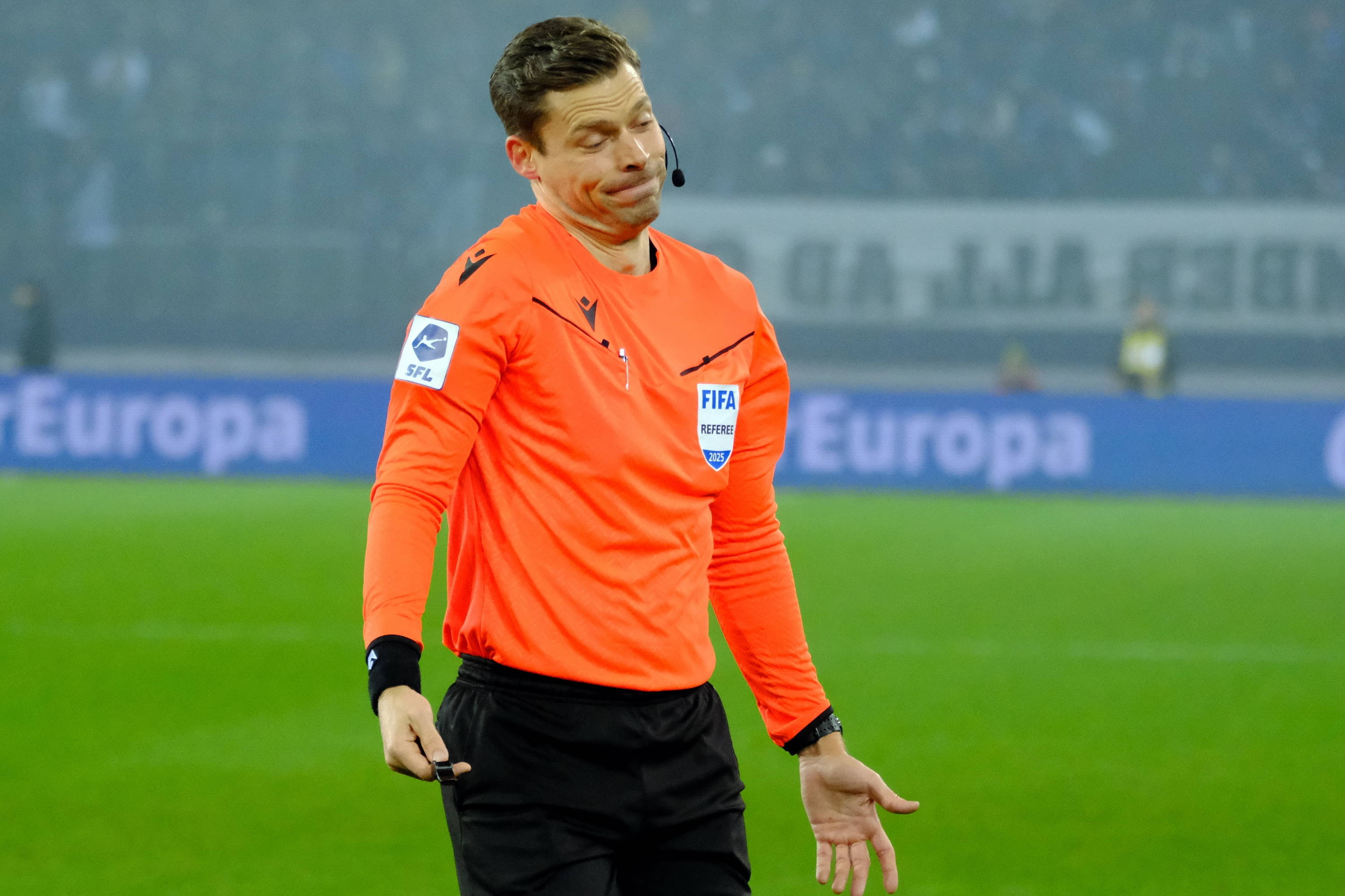 阿森纳VS阿拉木图凯拉特欧冠裁判：挪威裁判组领衔，主裁判施耐德