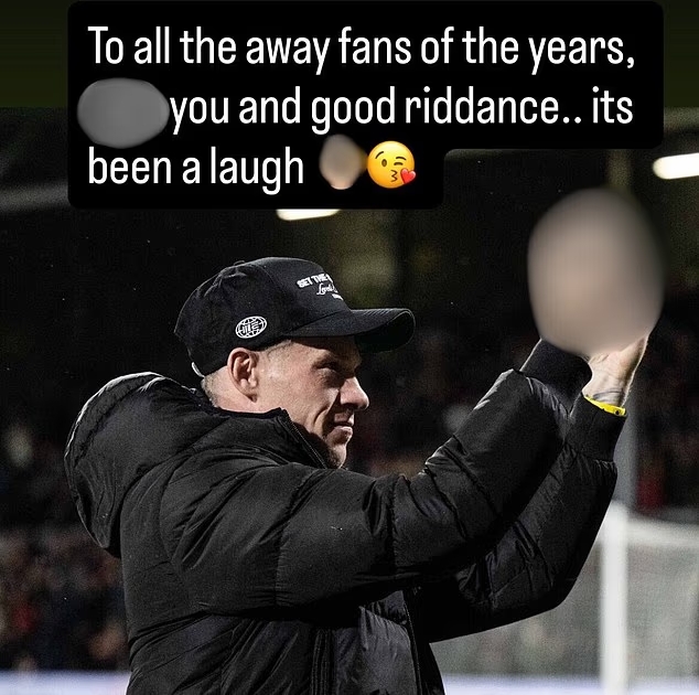 生涯屡遭辱骂，36岁雷克瑟姆队长告别战上竖中指回击客队球迷