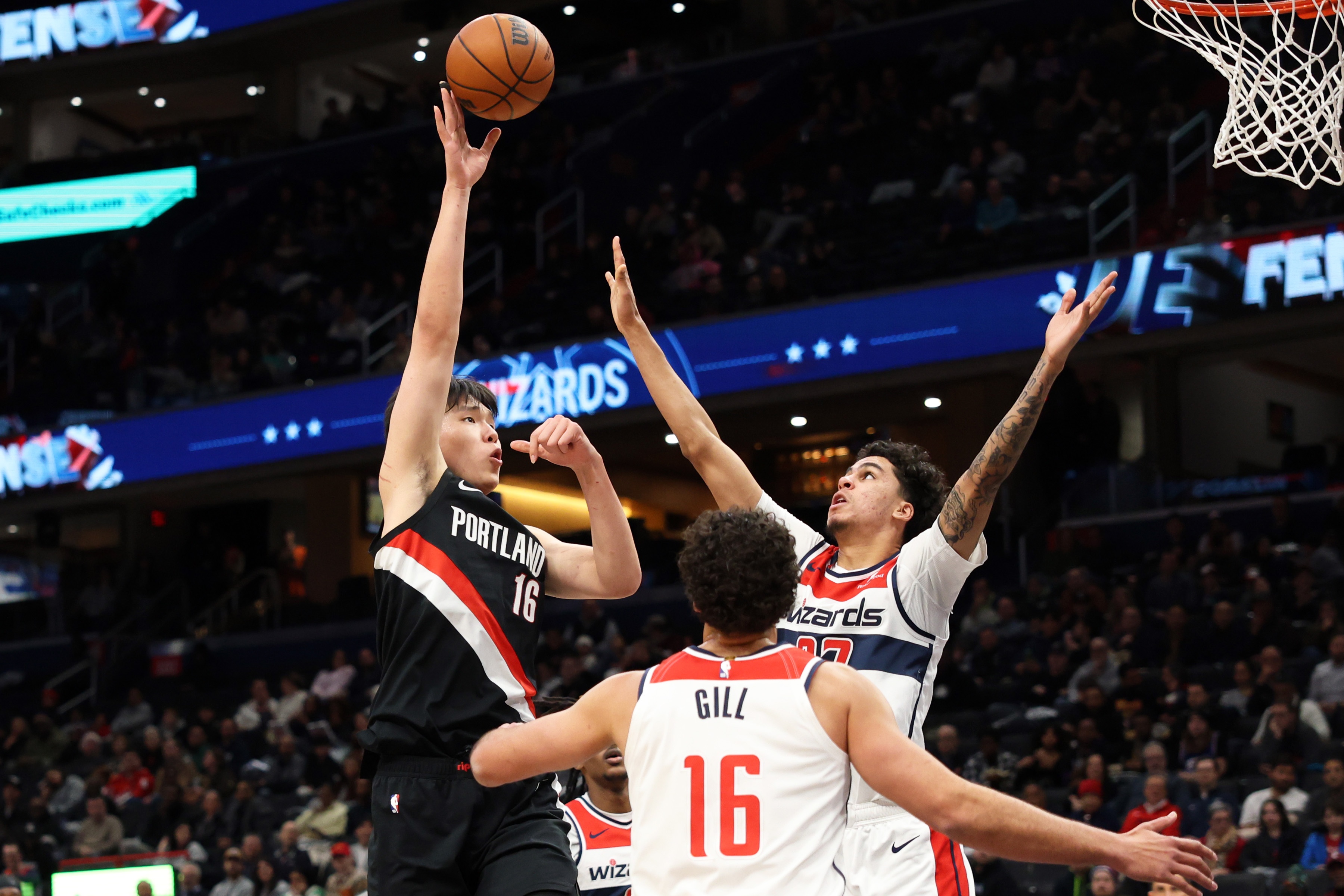 [行业动态]【菜鸟】杨瀚森6分⬆️5板&正负值+11 费尔斯爱打架 贝利20分吹约18分(图1)