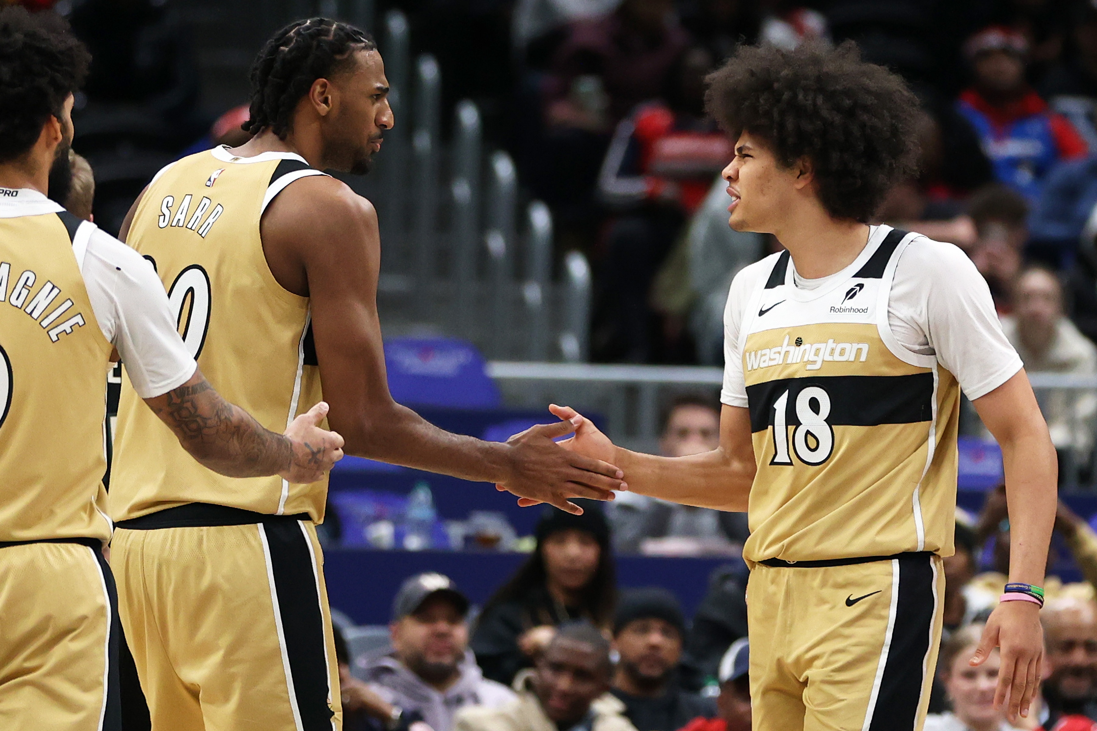 [好看推荐]浓眉交易评级：独行侠B 奇才C 侠队至少清理了空间 奇才太急了？(图5)