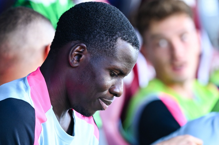 可能加盟泰山！罗媒：祖马已与克卢日解约，球队向他支付了赔偿金