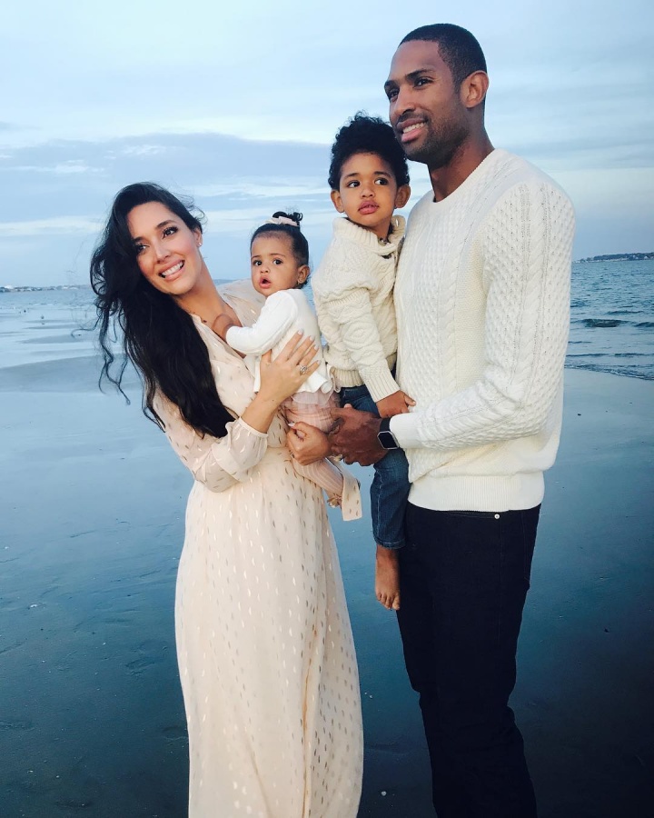 【精彩资讯】NBA最美妻子谁赞成谁反对？霍福德携绝美爱妻观看超级碗(图16)