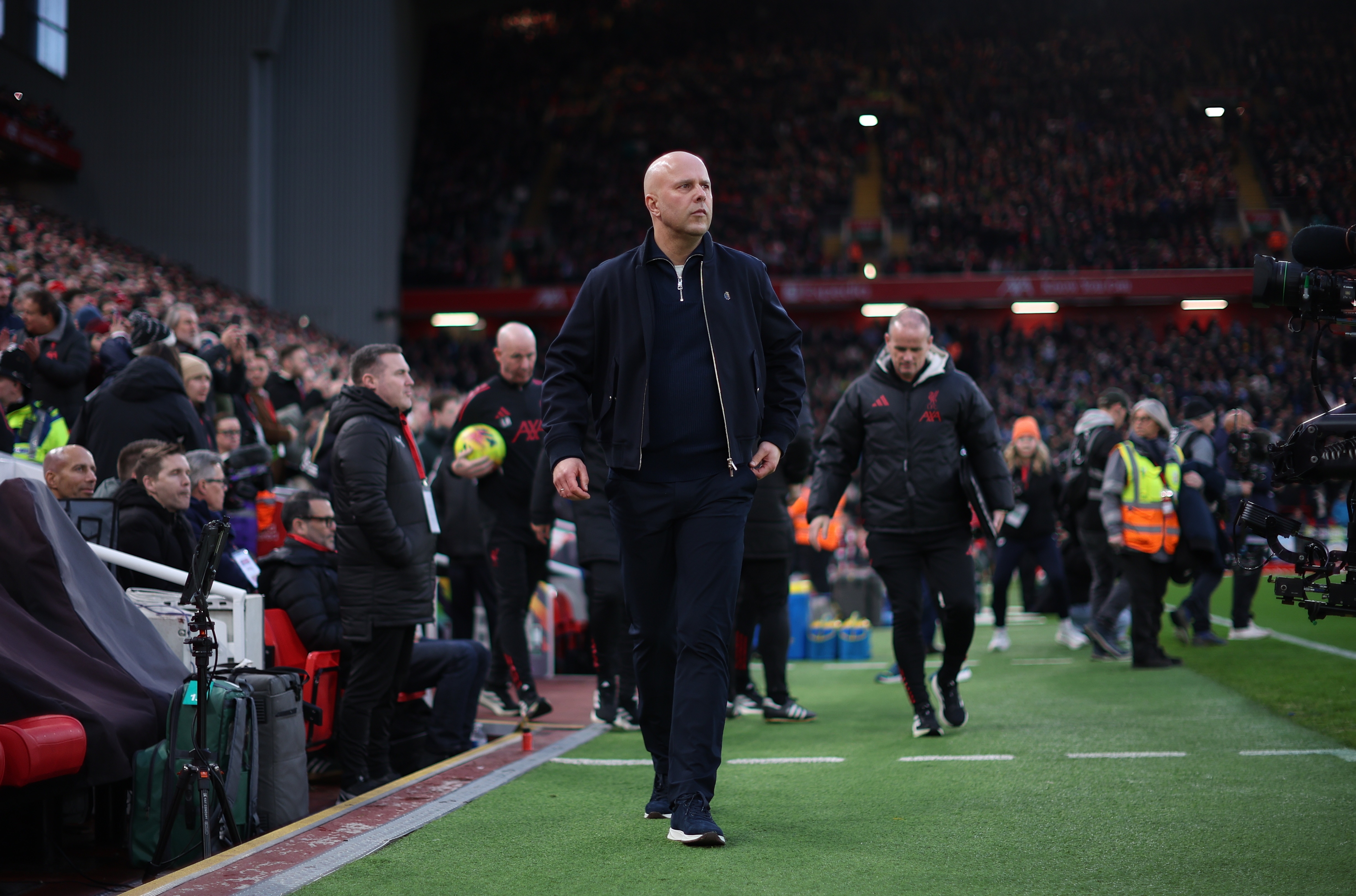 斯洛特：索博红牌不应该是讨论重点，或许他当时该让对手进那个球