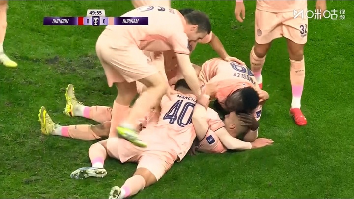 盯人不紧！武里南联凭借角球机会破门，蓉城0-1落后