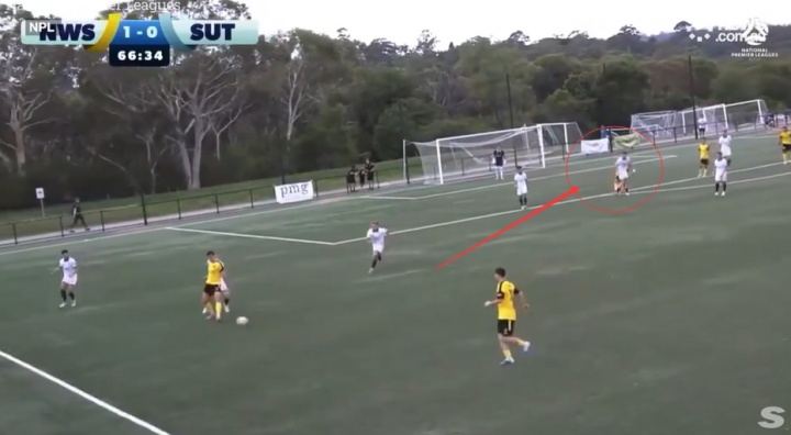 [好看推荐]杀人足球！澳洲一球员恶意猛踩对手脚踝致其受伤，被