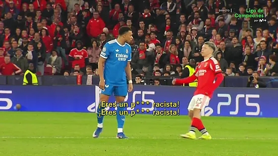 维护队友！姆巴佩对普雷斯蒂亚尼说：“你XX的就是种族主义者！”