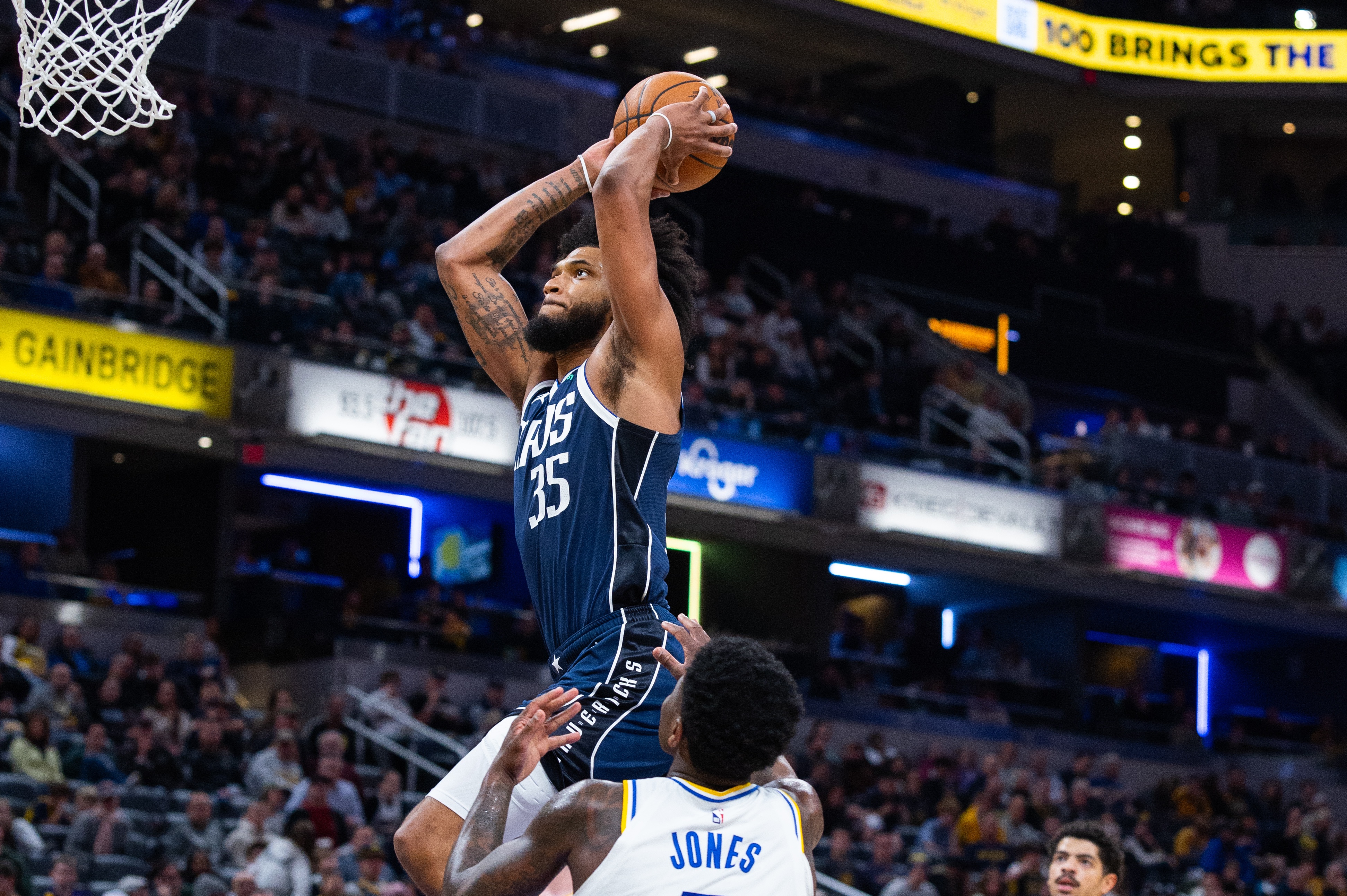 [独行侠]米德尔顿：队友助我打出不错的表现 巴格利很有天赋&