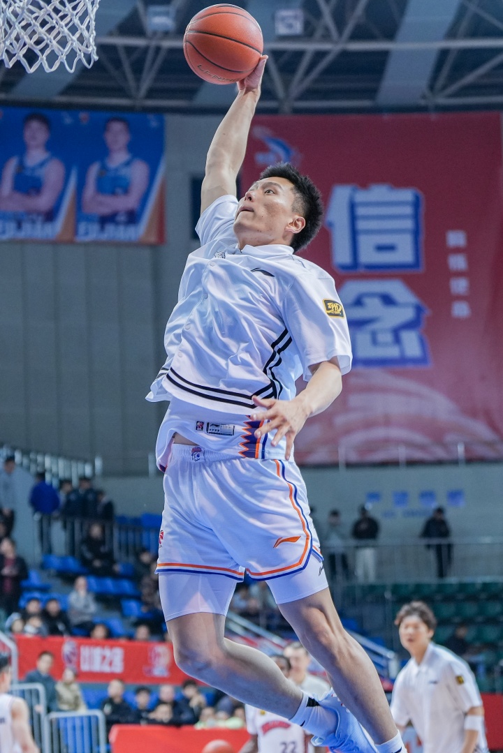 【中国篮球】李弘权（上海久事）首次入选国家队，期待明晚的表现