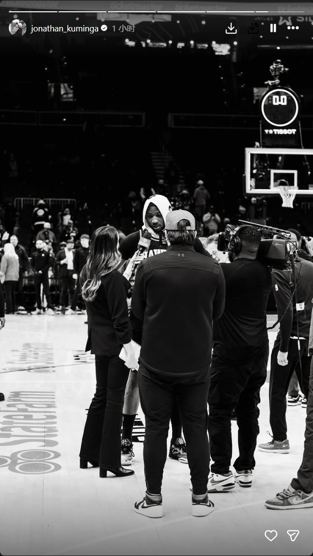 【体育报道】重获新生？库明加社媒转发多条老鹰首秀动态 满面笑容！(图5)