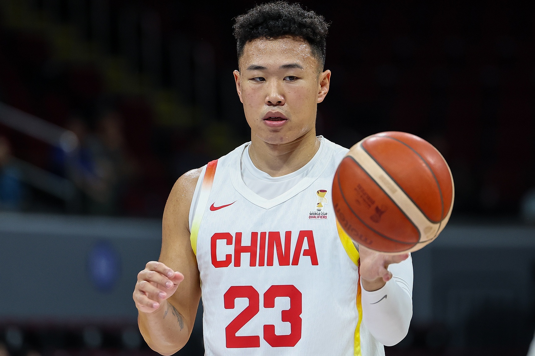 [今日动态]解说：贺希宁时间可以再拉长一些 焦泊乔抢下篮板后