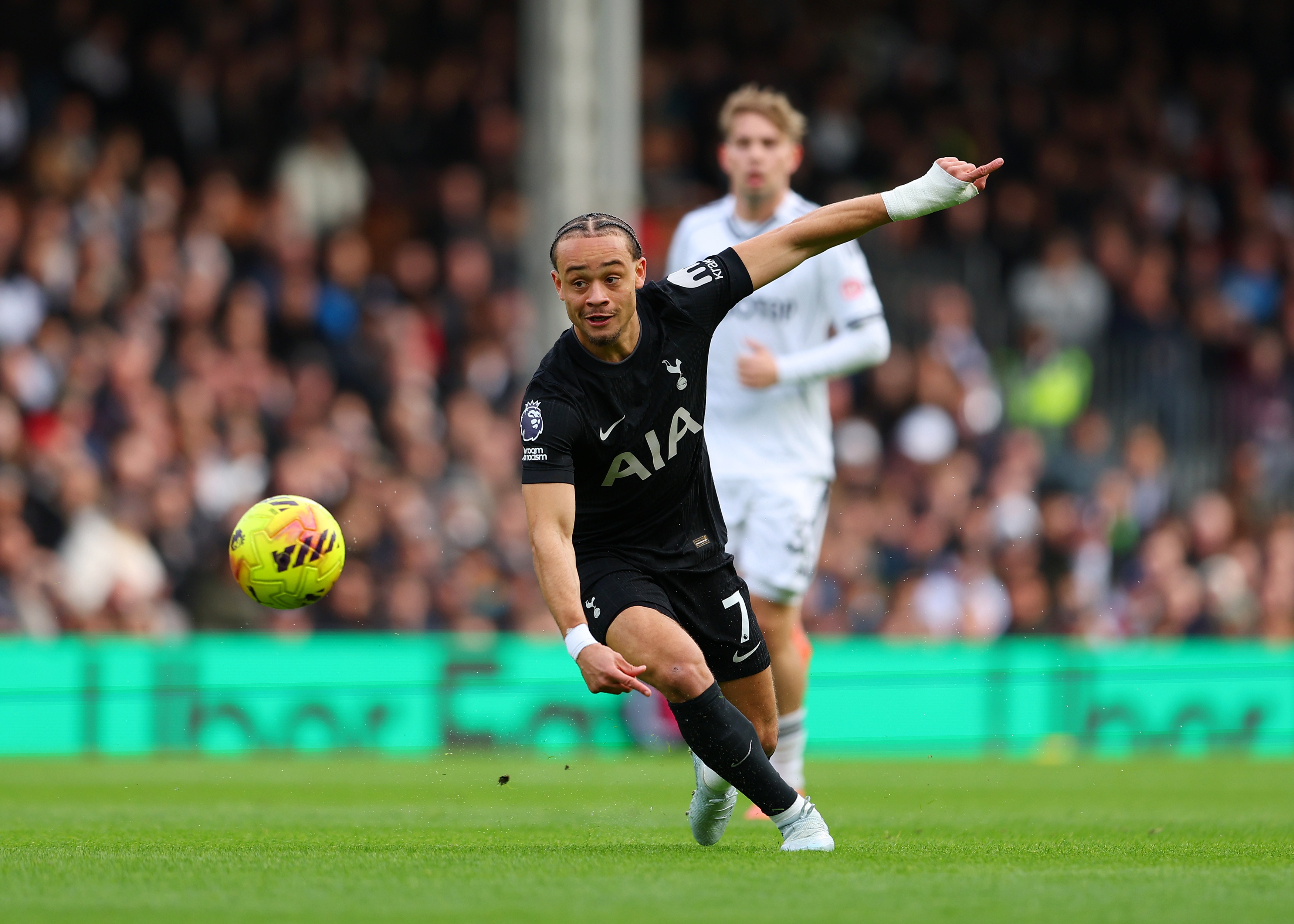 [热刺]血亏！热刺6500万签22岁西蒙斯33场2球，28轮