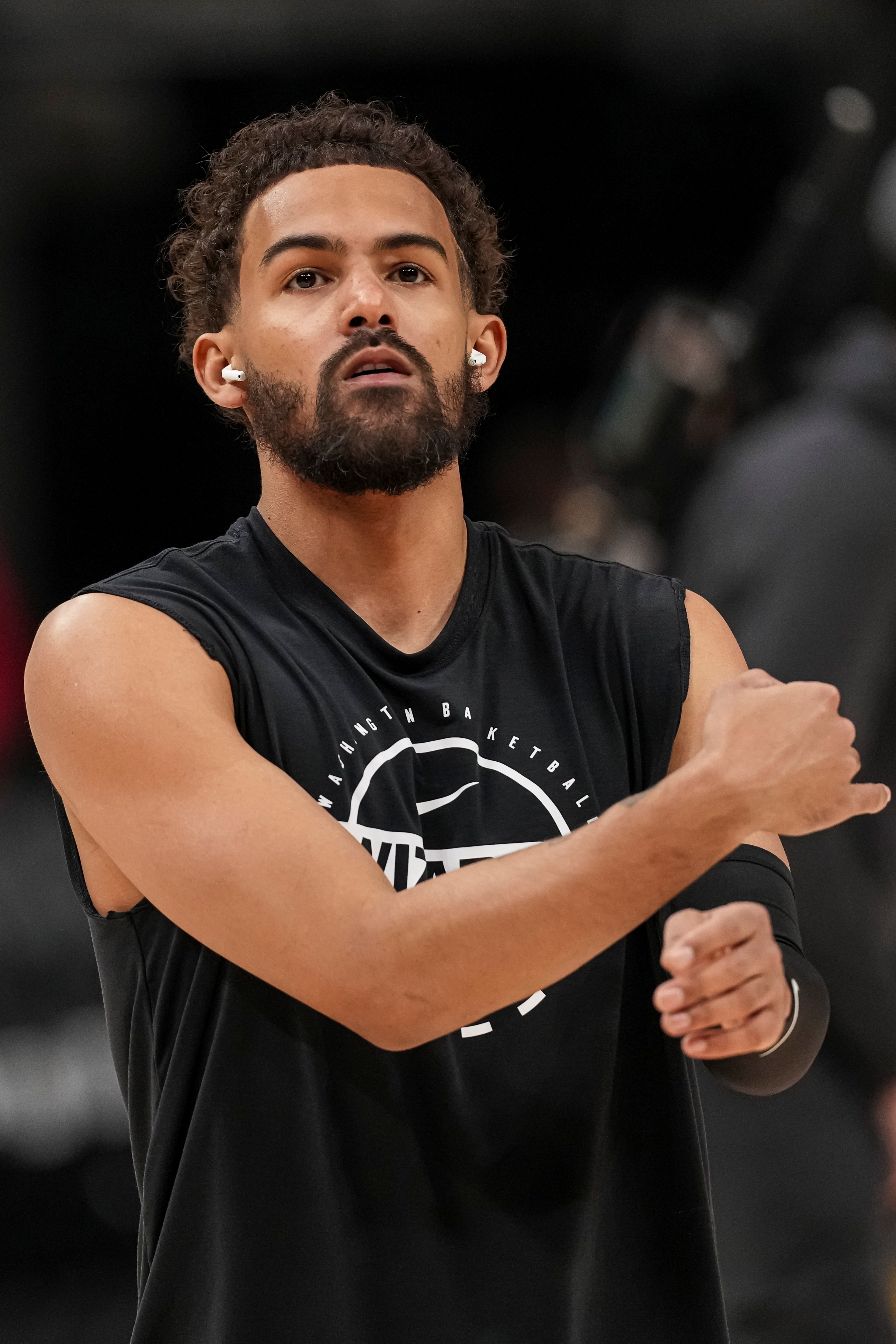 [值得一看]贝弗利：我没说错吧 老鹰为何送走当家球星吹杨 为何没强队要他？(图1)