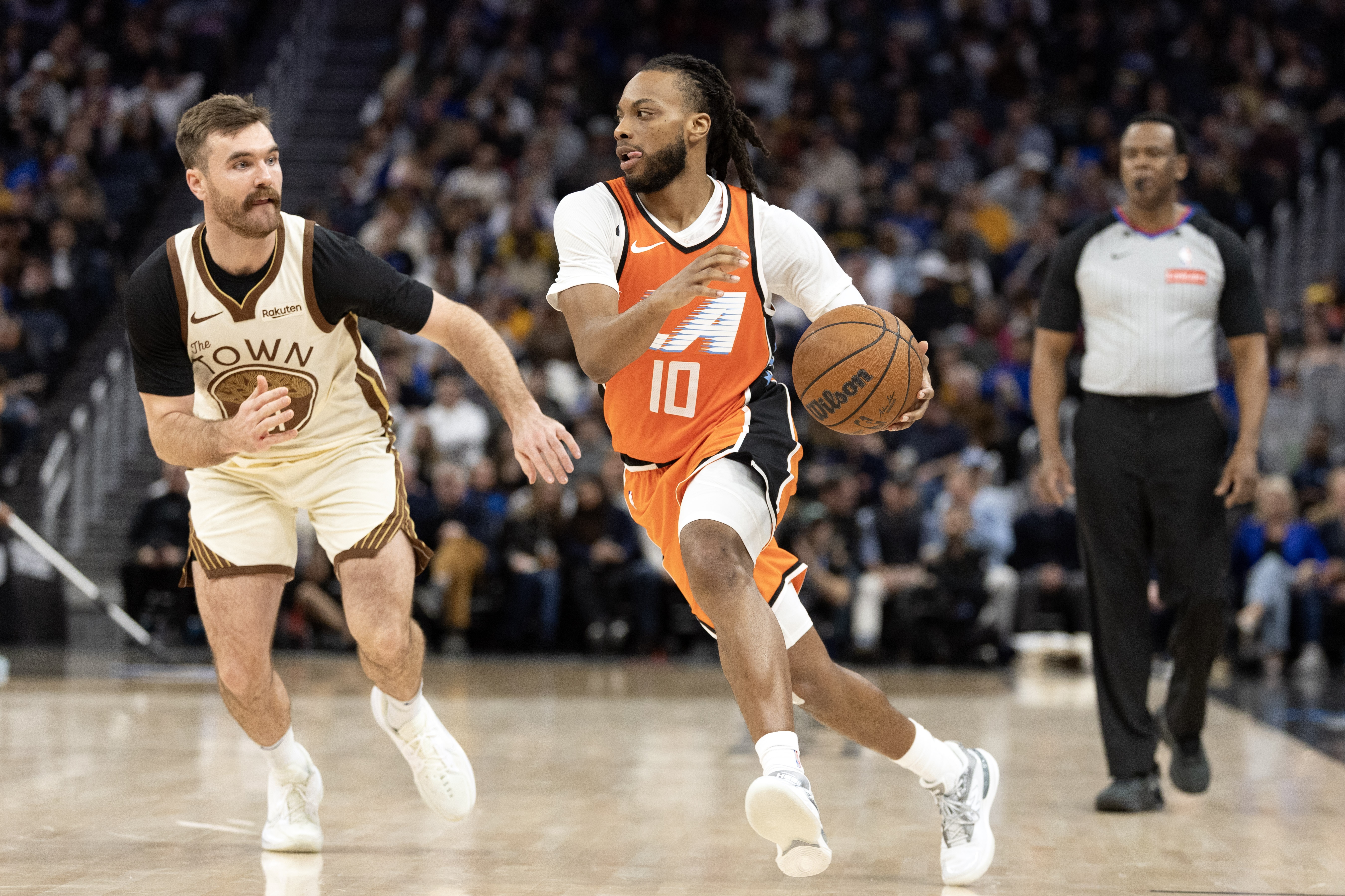 [特别关注]加兰：投进首个三分后找到状态 抛出空接想测试伦纳