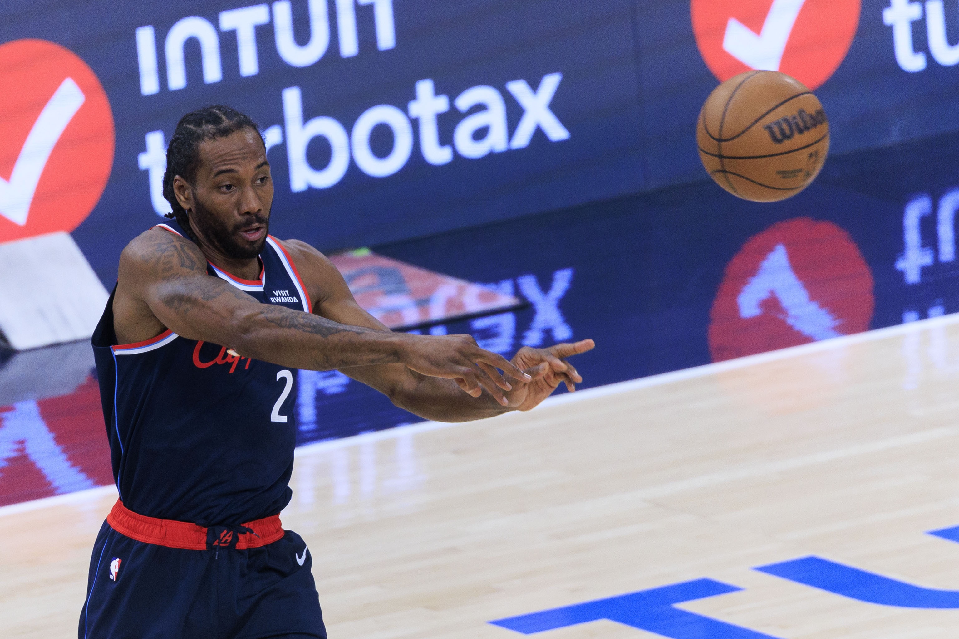 【伦纳德】加兰：我努力为小卡创造机会&避免他被包夹 若他需休