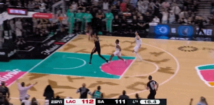 【NBA】最后16秒快攻反超！文班：那大概是我身体机能极限的最后快攻了(图2)