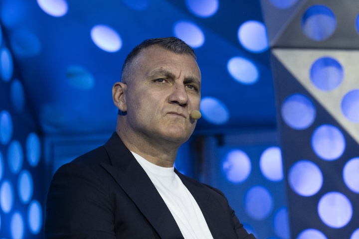 【推荐】维埃里：只有意大利才议论魔笛年龄，若我是米兰 直接给