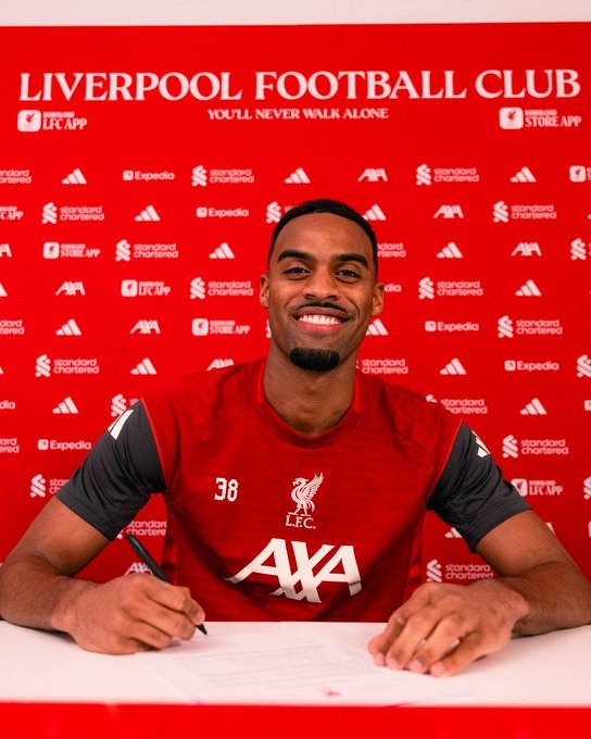 【体育报道】利物浦薪资：7人周薪20万+，赫拉薪资翻倍，索博